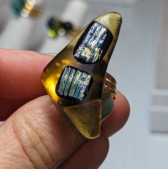 Artisan Handmade large glass abstract statement ring - Picture 2 of 2